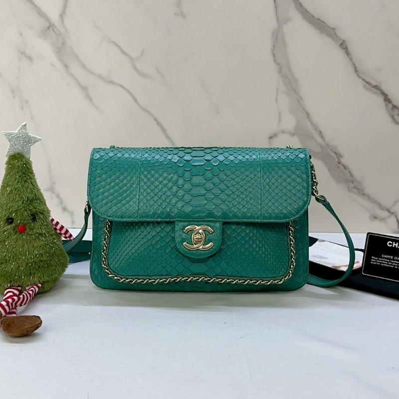 CHANEL 蛇皮口蓋斜背包-0