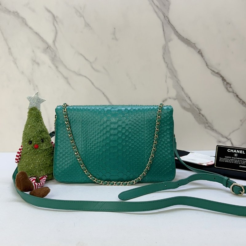 CHANEL 蛇皮口蓋斜背包-1