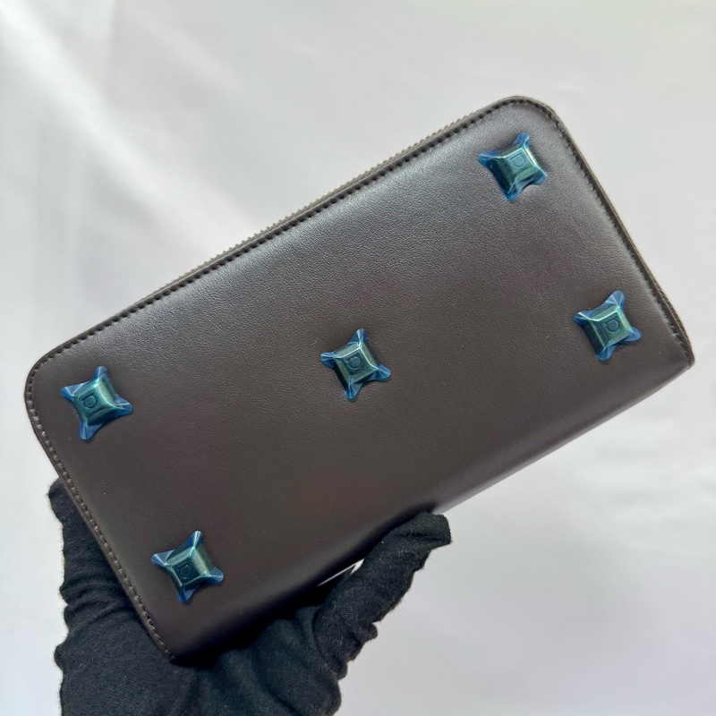 菲拉格慕  FERRAGAMO LEATHER ROUND 皮革拉鍊式長夾-0