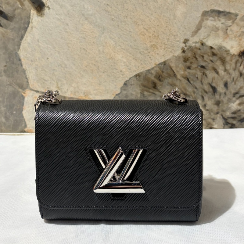 LV EPI 黑色銀釦Twist-1