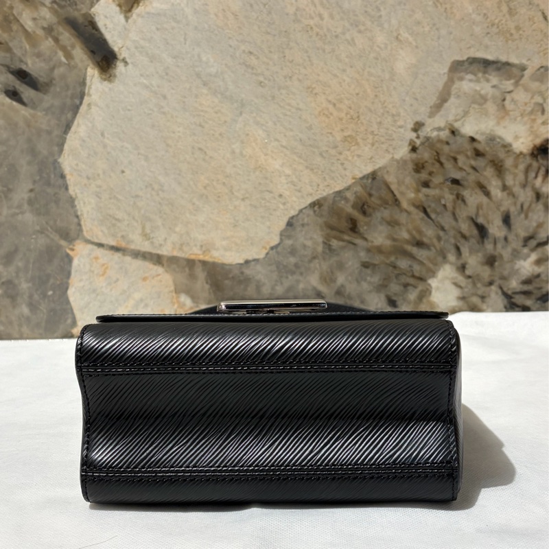 LV EPI 黑色銀釦Twist-5