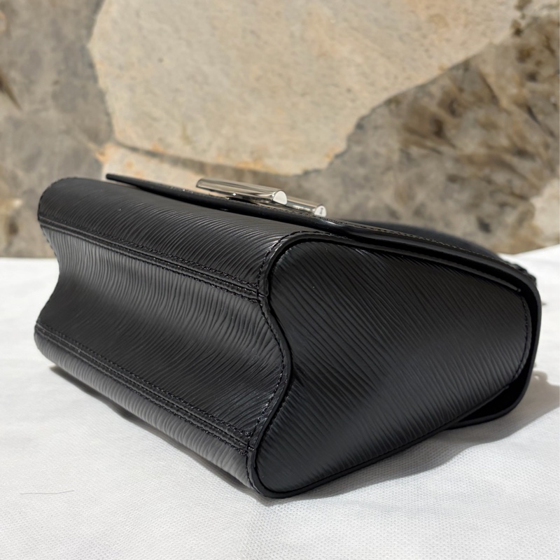 LV EPI 黑色銀釦Twist-6