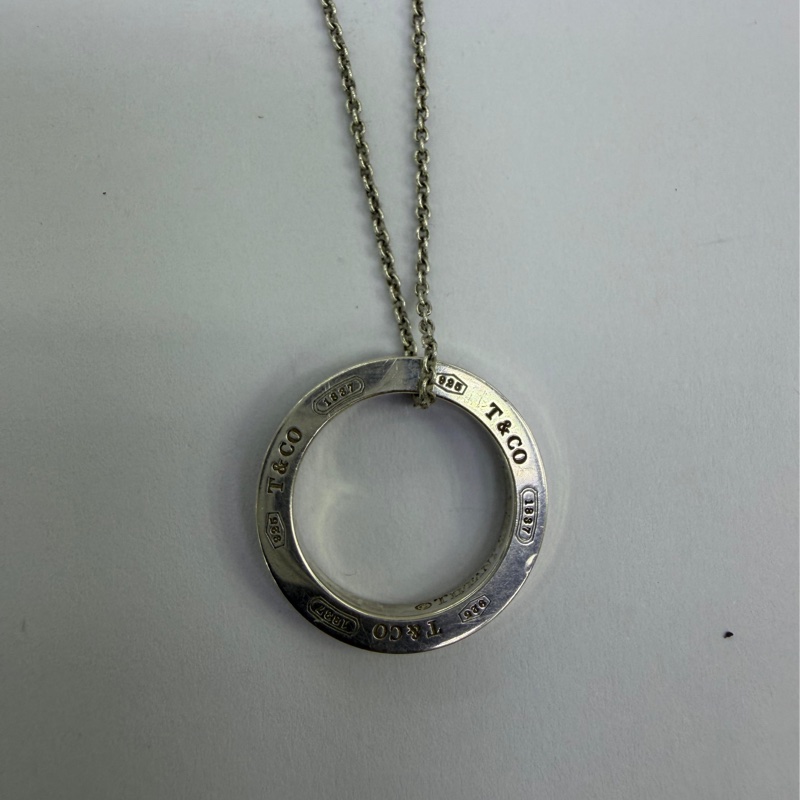 這款是 Tiffany & Co. 蒂芙尼1837 系列環形純銀吊墜項-6