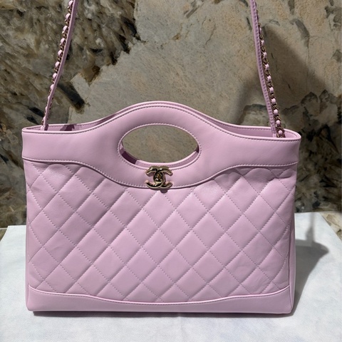 Chanel淡紫色亮面小羊皮31購物包