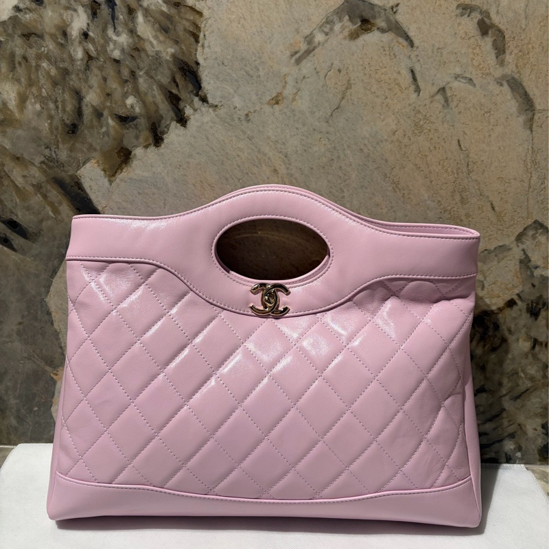Chanel淡紫色亮面小羊皮31購物包-1