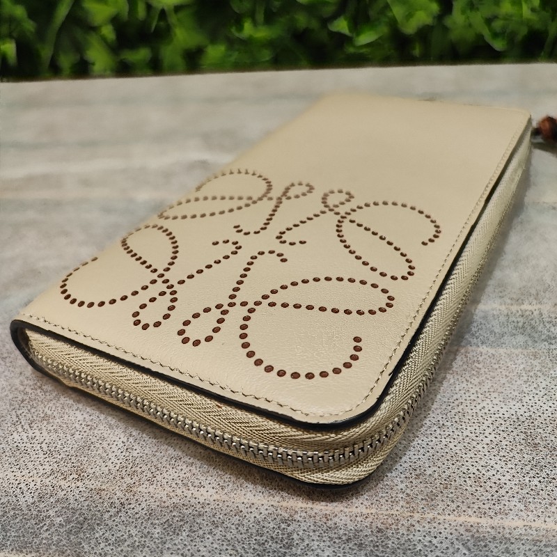 Loewe Anagram Round Zipper Wallet-2