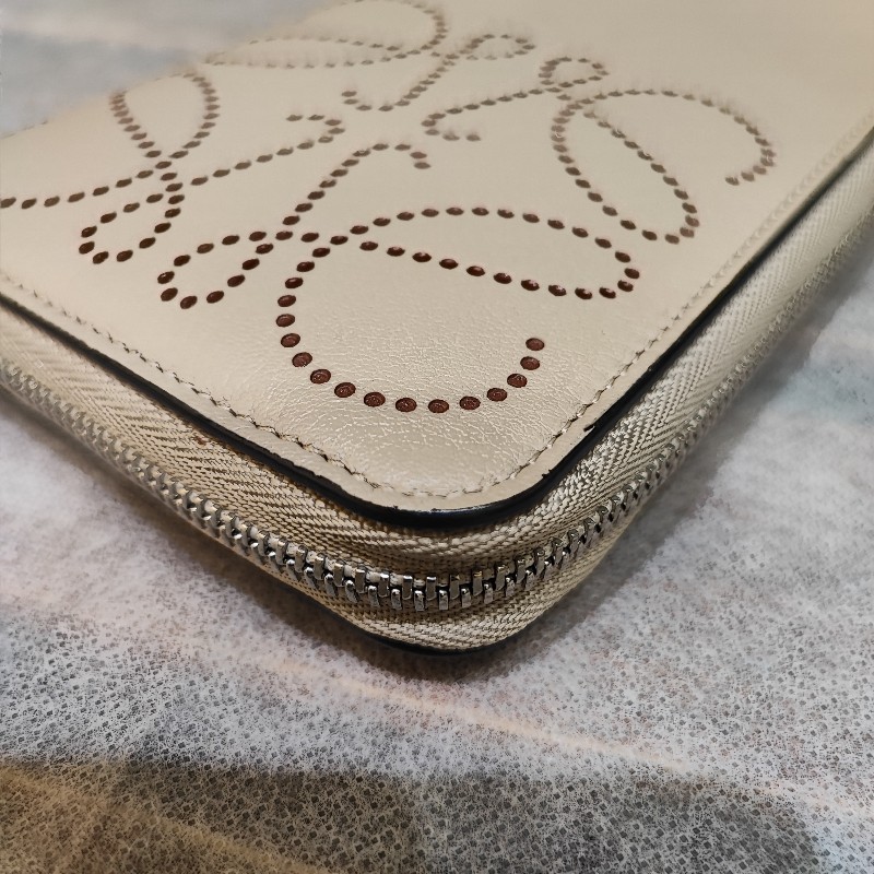Loewe Anagram Round Zipper Wallet-8