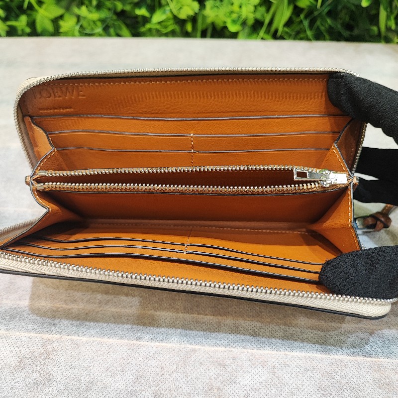 Loewe Anagram Round Zipper Wallet-13