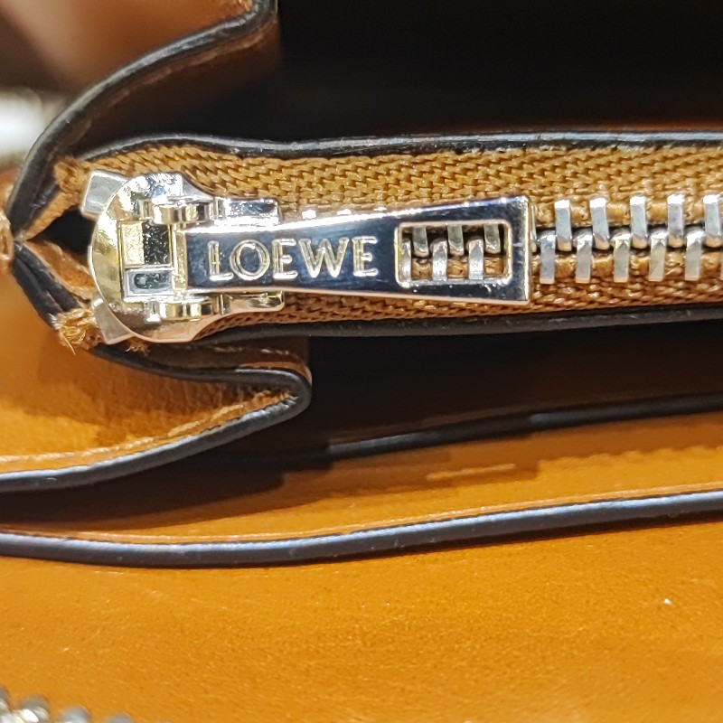 Loewe Anagram Round Zipper Wallet-15