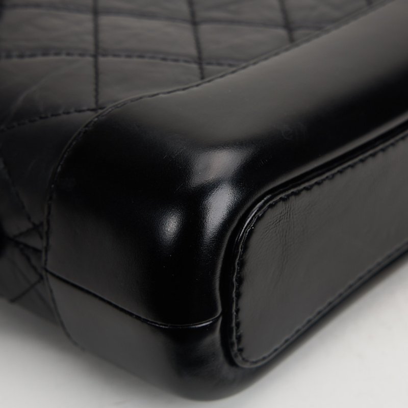 二手Chanel Gabrielle 小號流浪包/黑金 芯片款-3