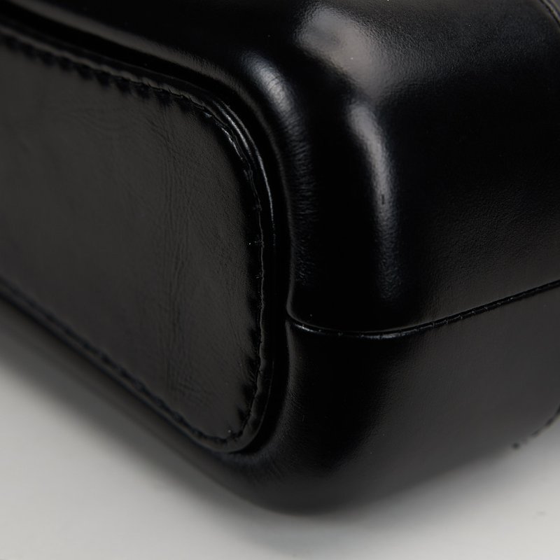 二手Chanel Gabrielle 小號流浪包/黑金 芯片款-5