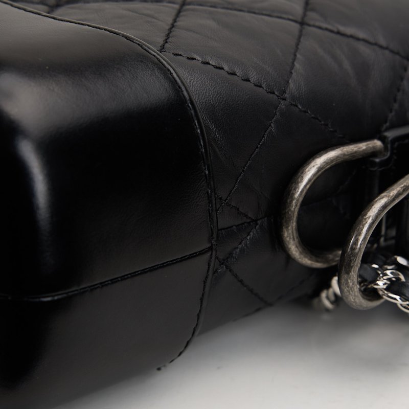 二手Chanel Gabrielle 小號流浪包/黑金 芯片款-6