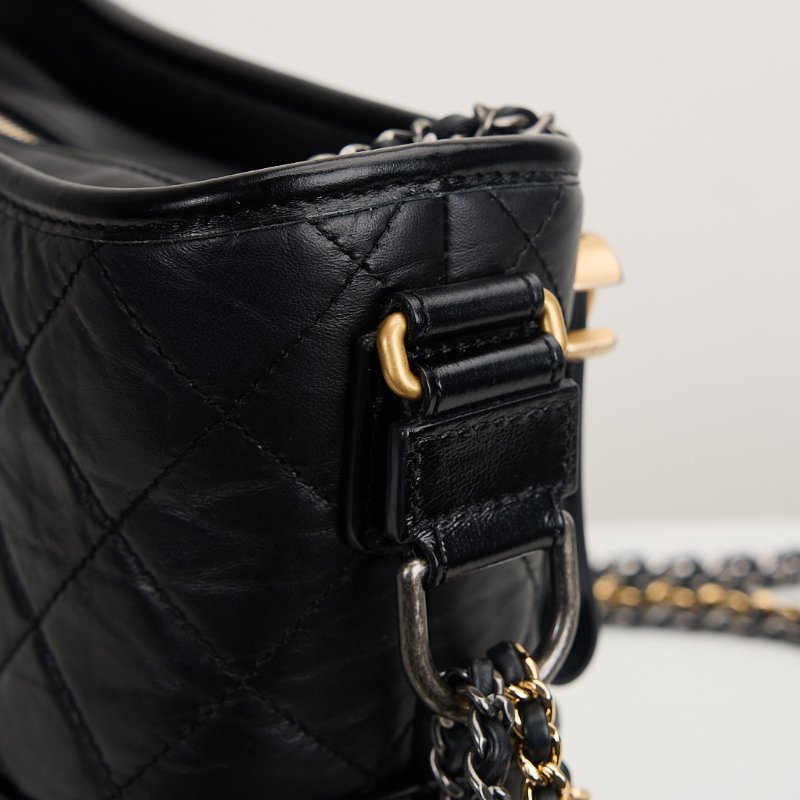 二手Chanel Gabrielle 小號流浪包/黑金 芯片款-11