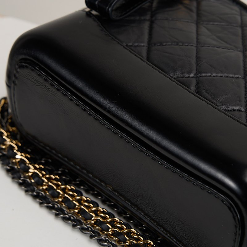 二手Chanel Gabrielle 小號流浪包/黑金 芯片款-13