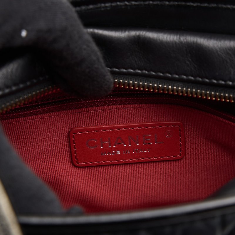 二手Chanel Gabrielle 小號流浪包/黑金 芯片款-21