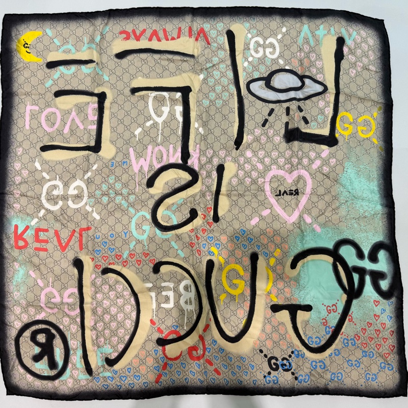 GUCCI GHOST塗鴉聯名款絲巾-3