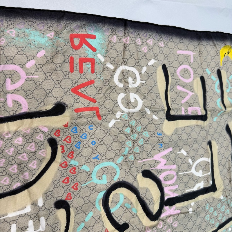 GUCCI GHOST塗鴉聯名款絲巾-5