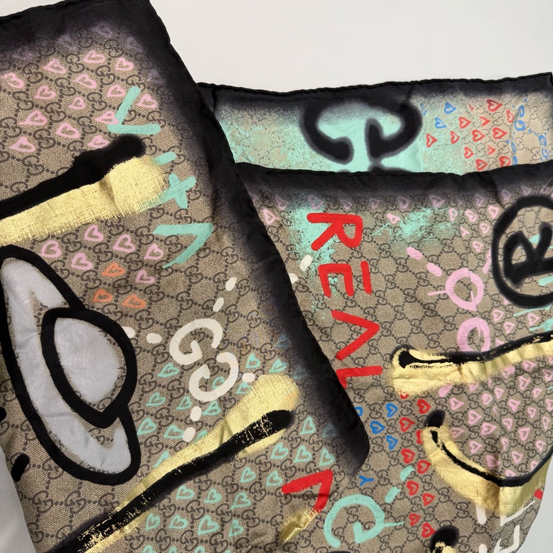 GUCCI GHOST塗鴉聯名款絲巾-7