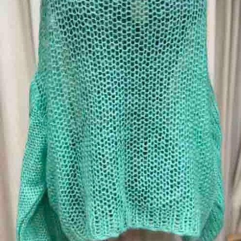 Loewe超級美的蘋果綠色毛衣-2