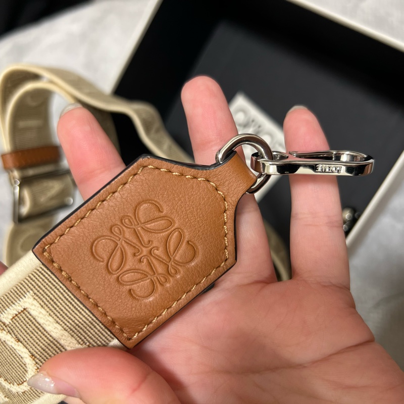 Loewe 提花織配小牛皮肩帶棕褐色-7