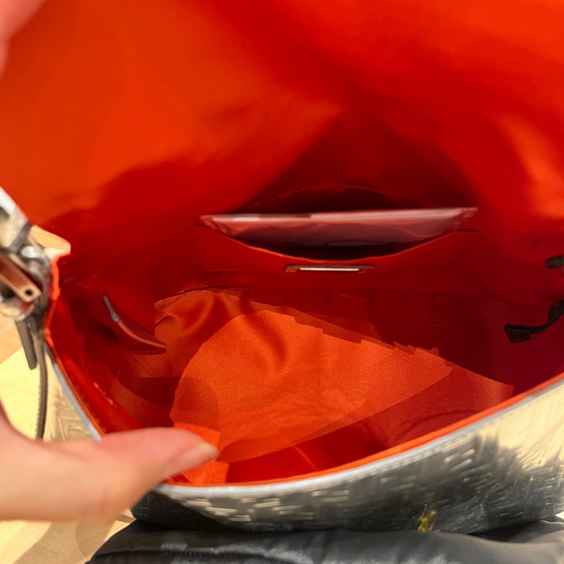 FENDI 中古包 銀色老花包 Mama Baguette 肩背款 PVC防水材質-7