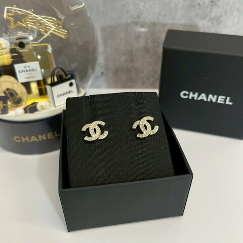 Chanel 雙C耳環