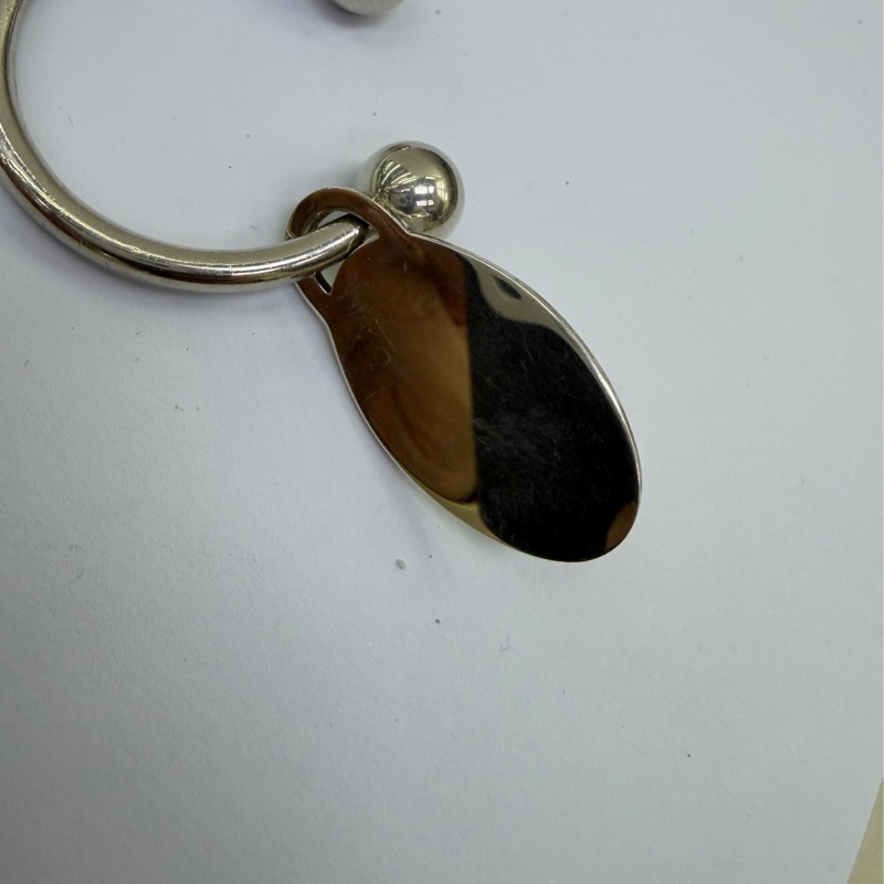 這款產品是Tiffany & Co. 的Return to Tiffany 系列橢圓形吊牌鑰匙圈。-3