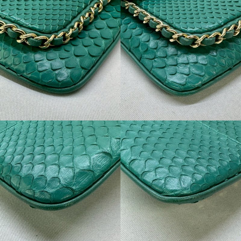 CHANEL 珍稀蟒蛇皮口蓋斜背包-6