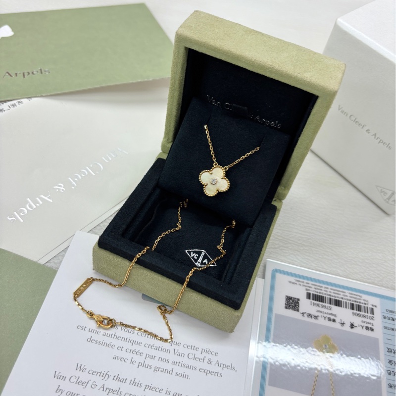 【大全套】 VCA 18年聖誕限定 金貝母中花項鍊-0