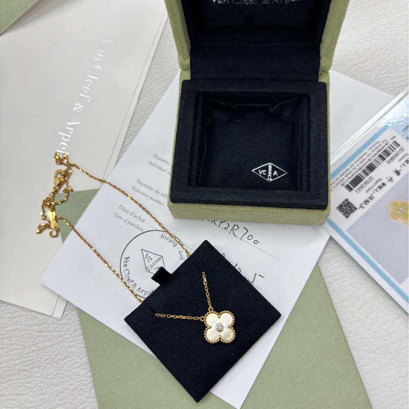 【大全套】 VCA 18年聖誕限定 金貝母中花項鍊-1