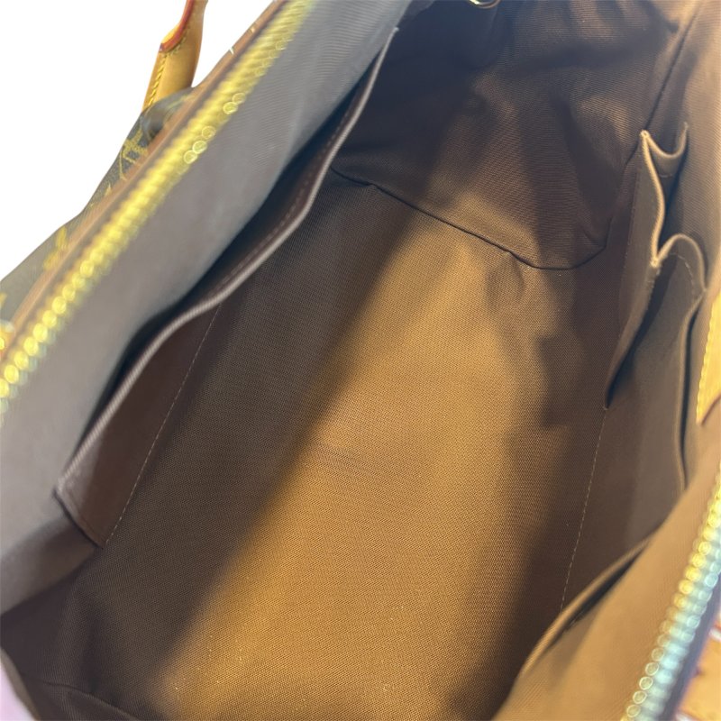 LV字紋元寶肩背包-大款-7