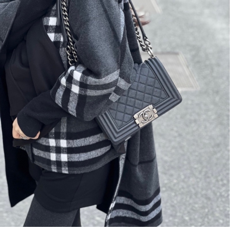 Chanel boy20小號 深藍灰荔枝牛皮-2