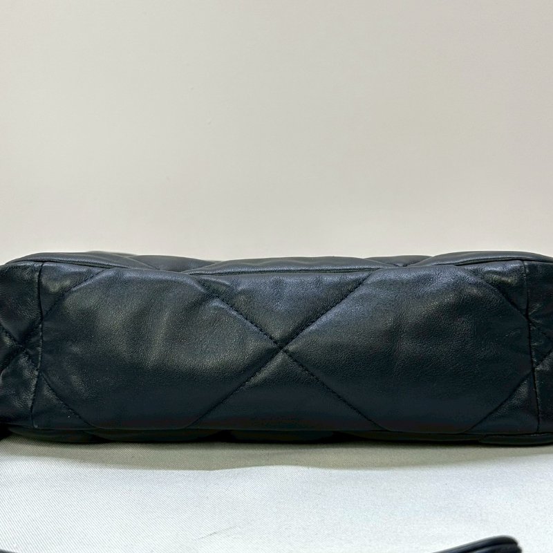 CHANEL 深藍黑色19口蓋包-5