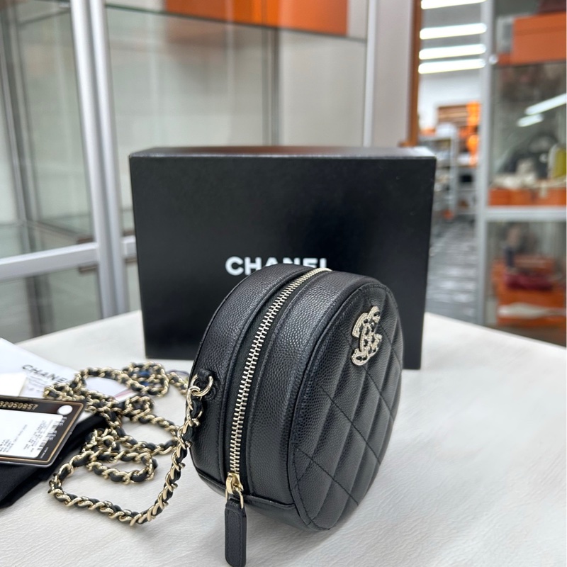 【全套】 Chanel 黑金荔枝牛皮鑽扣小圓餅 斜挎包-3