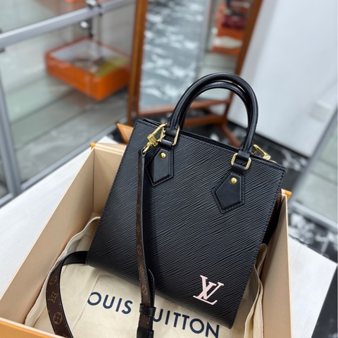 【98🆕】LV 黑色水波紋Sac Plat bb 手提單肩斜挎包