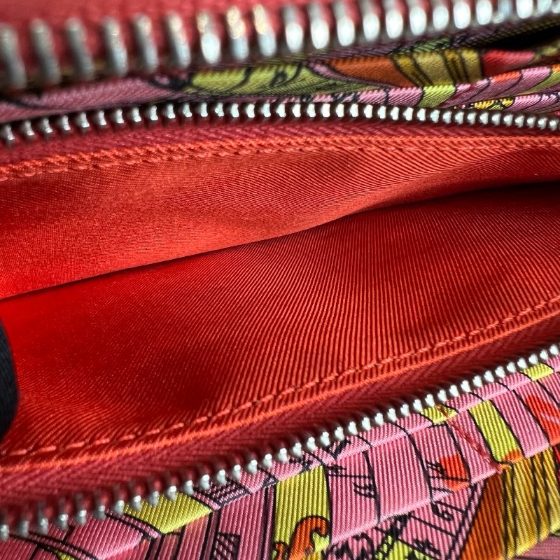 HERMES □Q刻 粉絲巾長夾-8