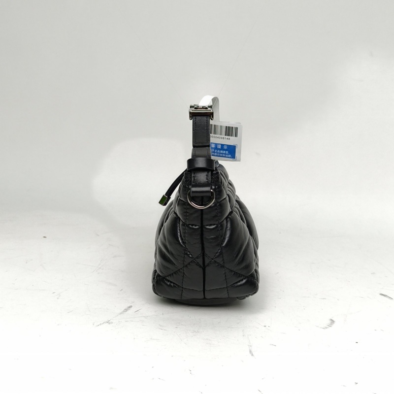 DIOR DiortravelNomad飯盒包小號15黑色牛皮鎢鋼扣2022藤格紋-1