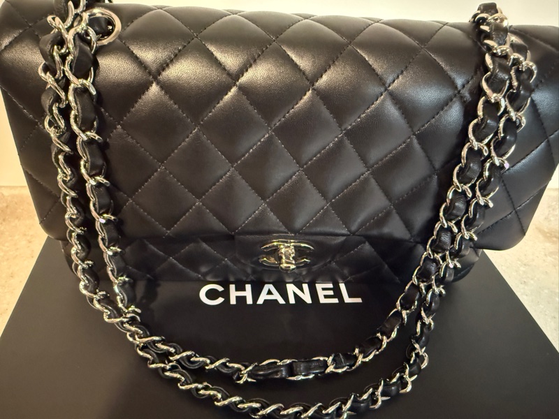 CHANEL 經典11.12口蓋包 Classic Flap 極新品-1