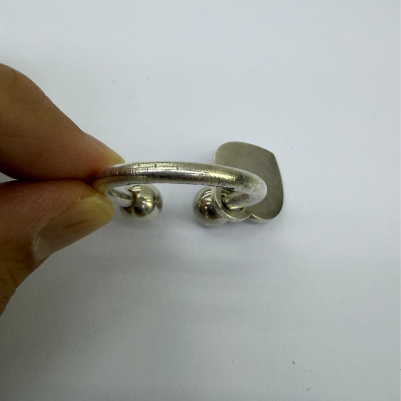 這是一款Tiffany & Co. 的經典「Return to Tiffany」系列心形標籤鑰匙圈，採用925 純銀材質製作-4