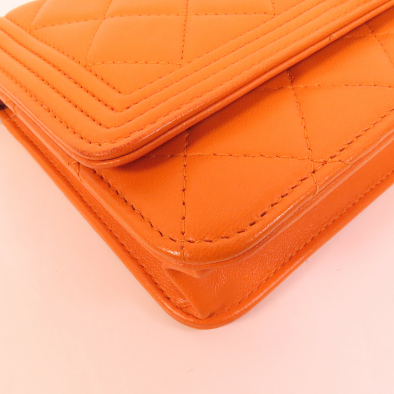 CHANEL 羊皮皮革Boy Wallet On Chain銀扣肩背袋-10