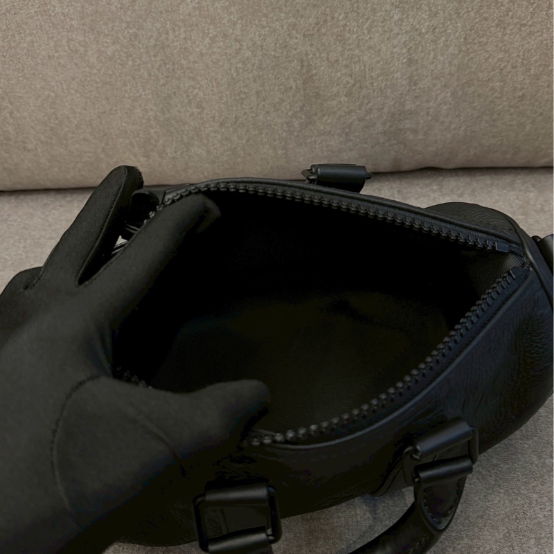 LV KEEPALL25壓紋-5