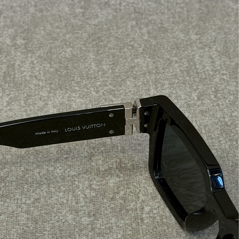 LV match黑色墨鏡-3