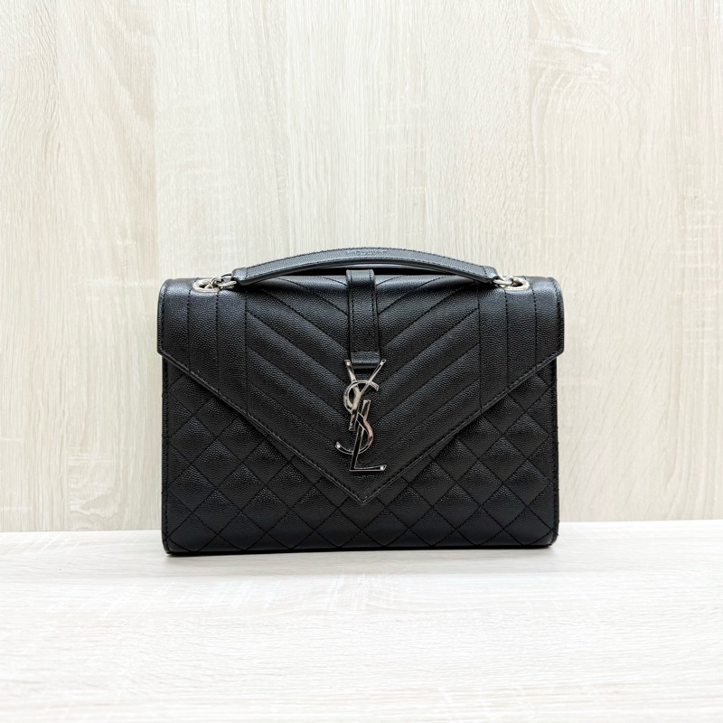 YSL💕黑牛皮銀鏈中型信封斜背包/1600185-2