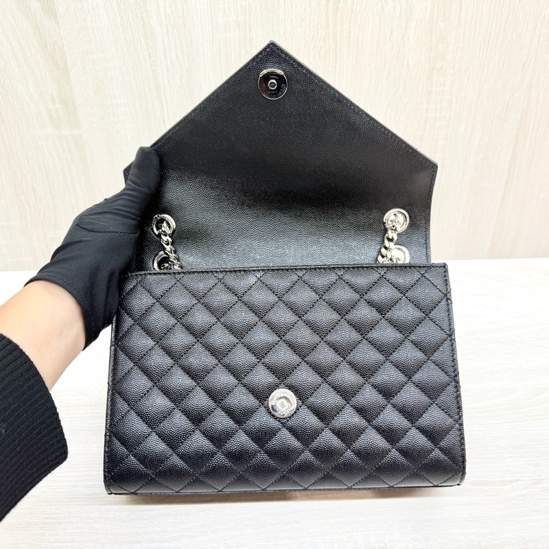 YSL💕黑牛皮銀鏈中型信封斜背包/1600185-9