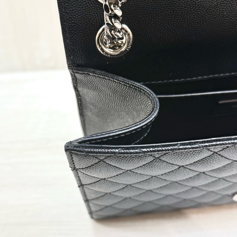 YSL💕黑牛皮銀鏈中型信封斜背包/1600185-18