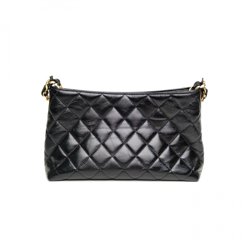 CHANEL 黑色油蠟皮晶片開金扣24B腋下hobo鏈條包-2