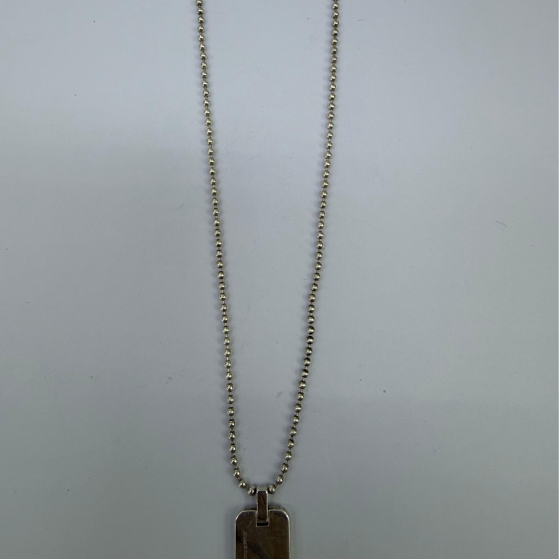 這是一條Tiffany & Co. 的Atlas 系列條牌項鍊。-1