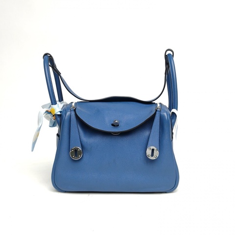 HERMES Lindy26明藍色EC皮X刻銀扣肩背包