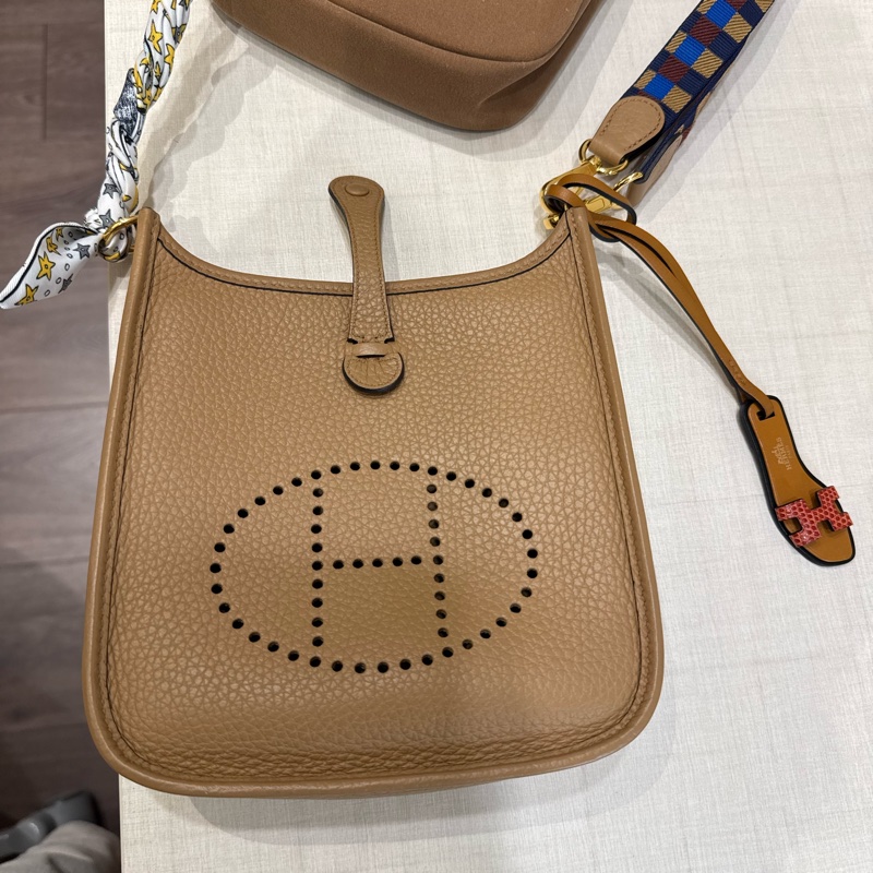 愛馬仕的mini Evelyn’s 金棕金肩背包斜挎包兩用-5