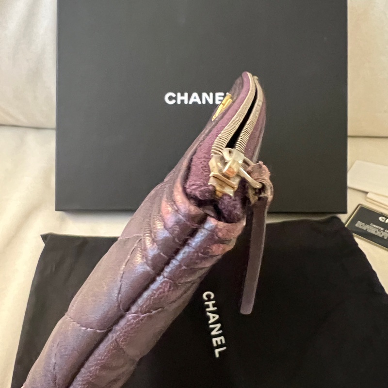 CHANEL  香奈兒 小羊皮紫色金扣手拿包  二手-4